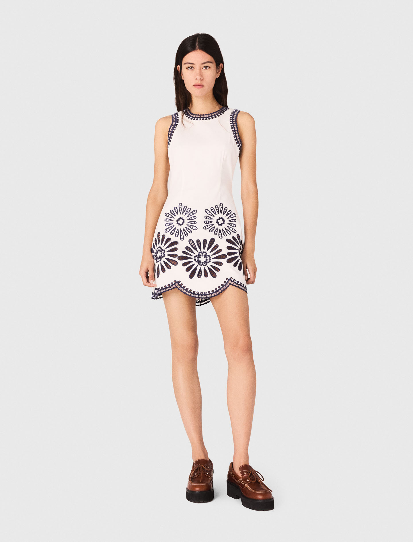 Đầm ngắn crochet màu Trắng/Navy